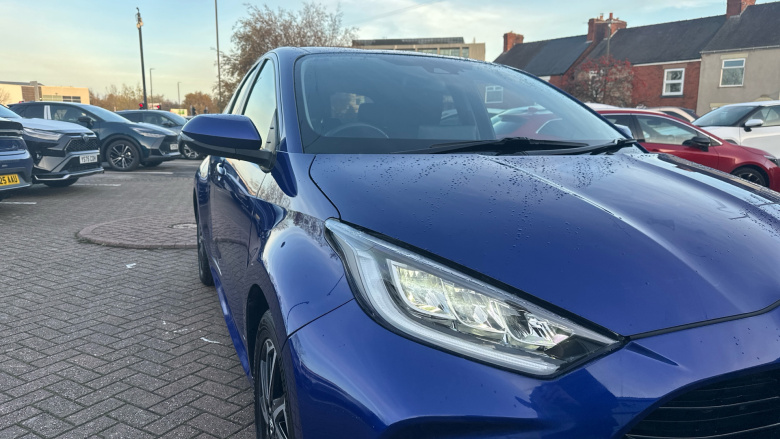 Toyota Yaris 1.5 Hybrid Design 5dr CVT Hybrid Hatchback